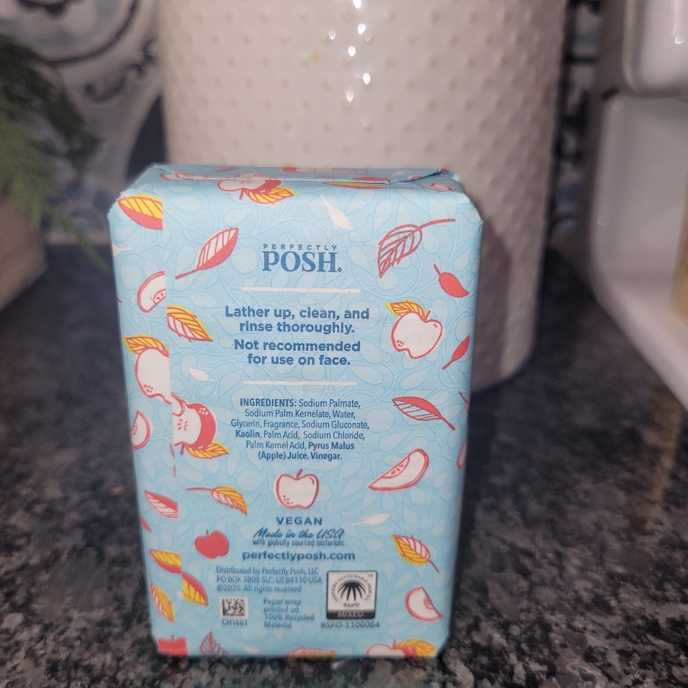 Perfectly Posh, How About Them Apples Chunk - Picture 2 of 4